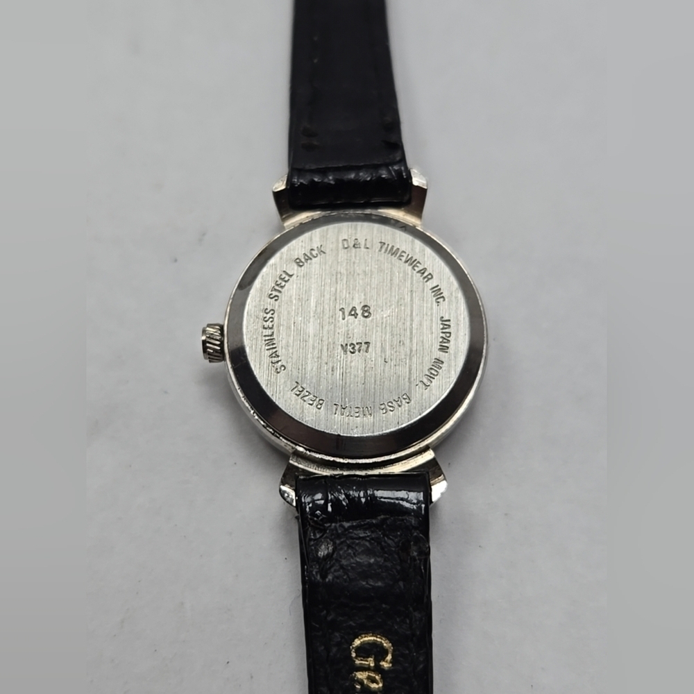 Womens Vintage Sasson Watch Silver Tone Mother of Pearl Marcasite New Battery - Picture 11 of 12